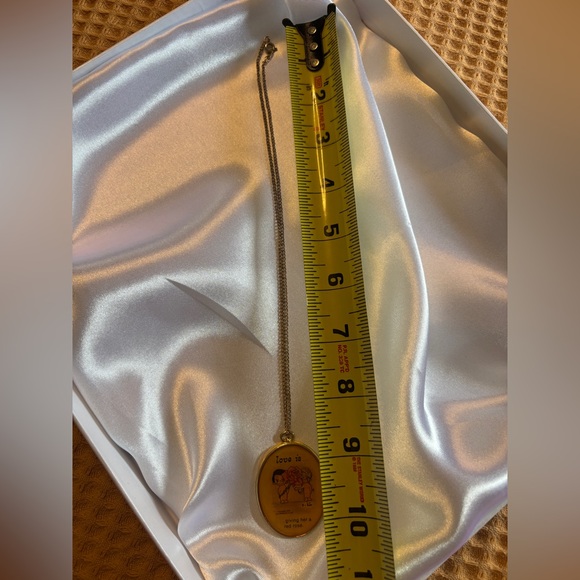 Vintage 1970 Rare Unique Love Is… Gold Tone Pendant Necklace, Kim Grove LA Times - Picture 6 of 8